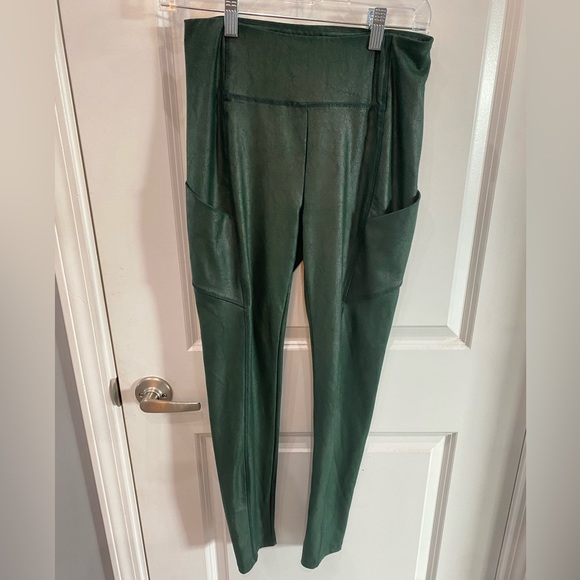 2 SAINTS Medium faux wax shimmer stretch legging pant green EUC - Picture 3 of 7
